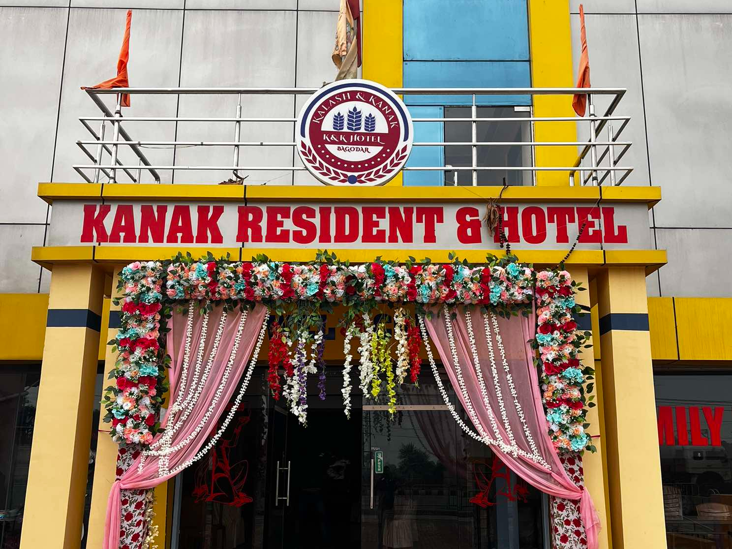 Kanak Resident and Hotel Front View